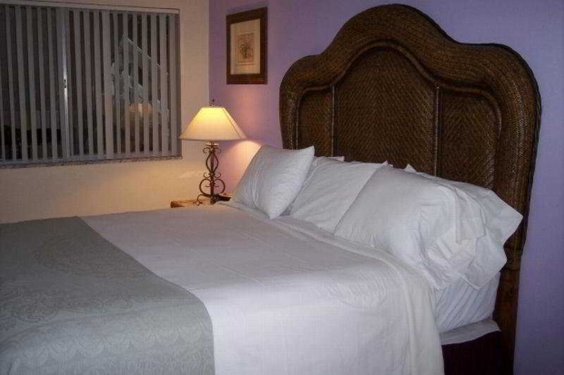 Cheston House - Clothing Optional All Male Guesthouse ฟอร์ต ลอเดอร์เดล ภายนอก รูปภาพ
