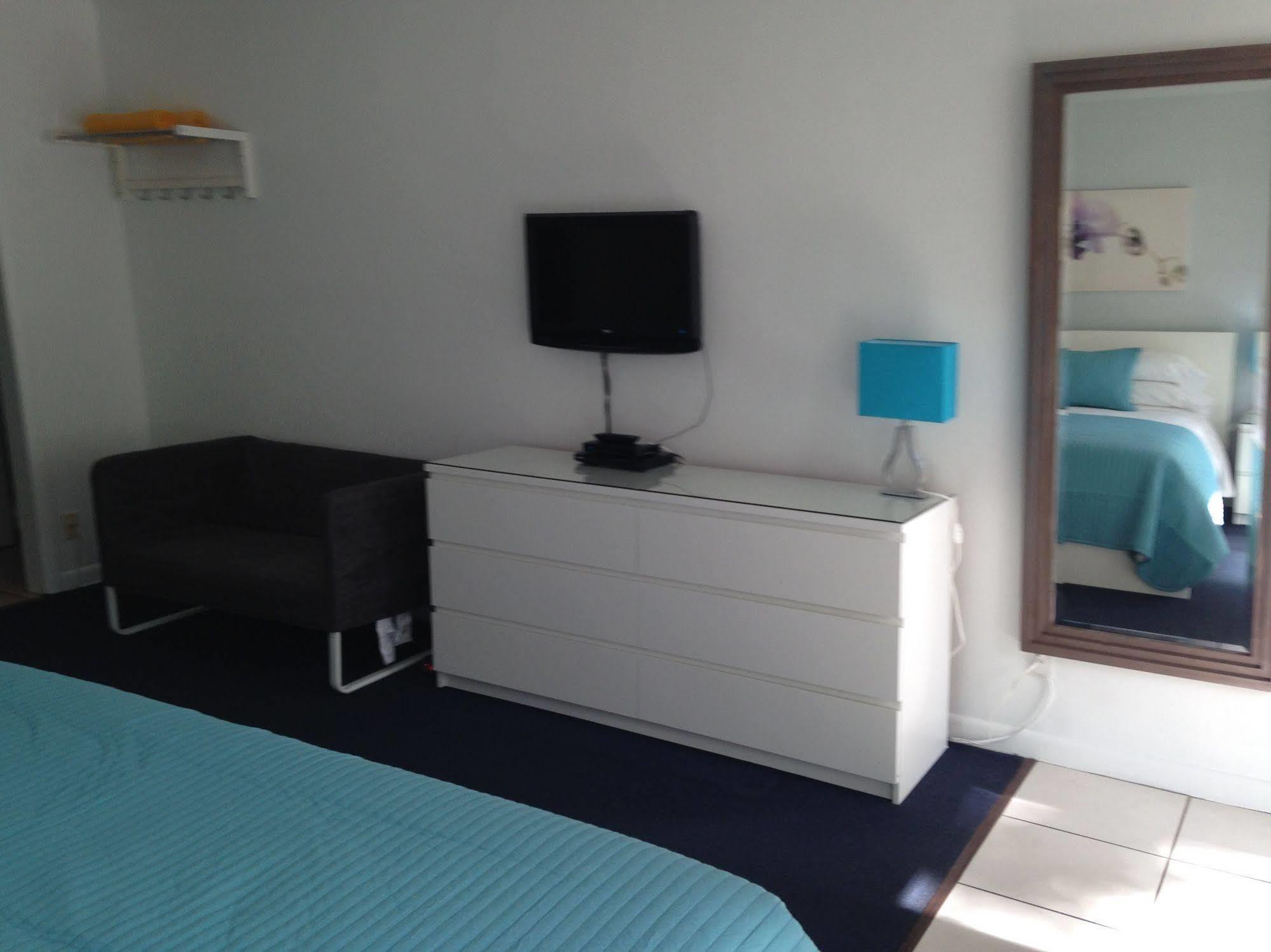 Cheston House - Clothing Optional All Male Guesthouse ฟอร์ต ลอเดอร์เดล ภายนอก รูปภาพ